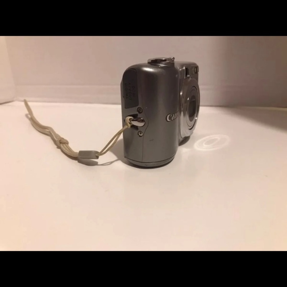 Canon Camera - Picture 4 of 8